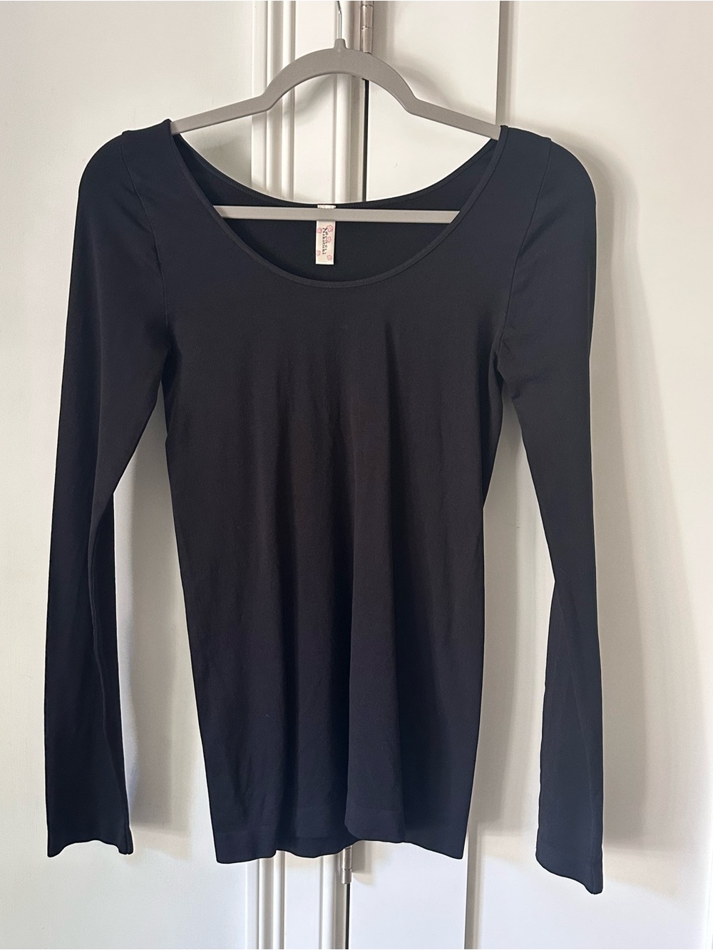 Nikibiki classic Black Long-Sleeve Scoop Neck Top